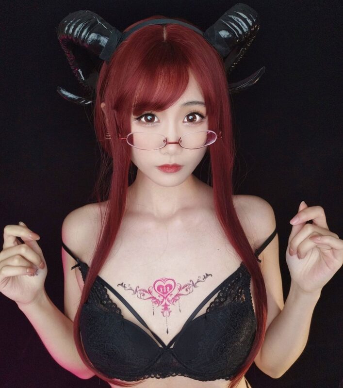 No.024-圣诞自拍合辑 – 02雪夜魅魔 [16P]-coswz-cos王者