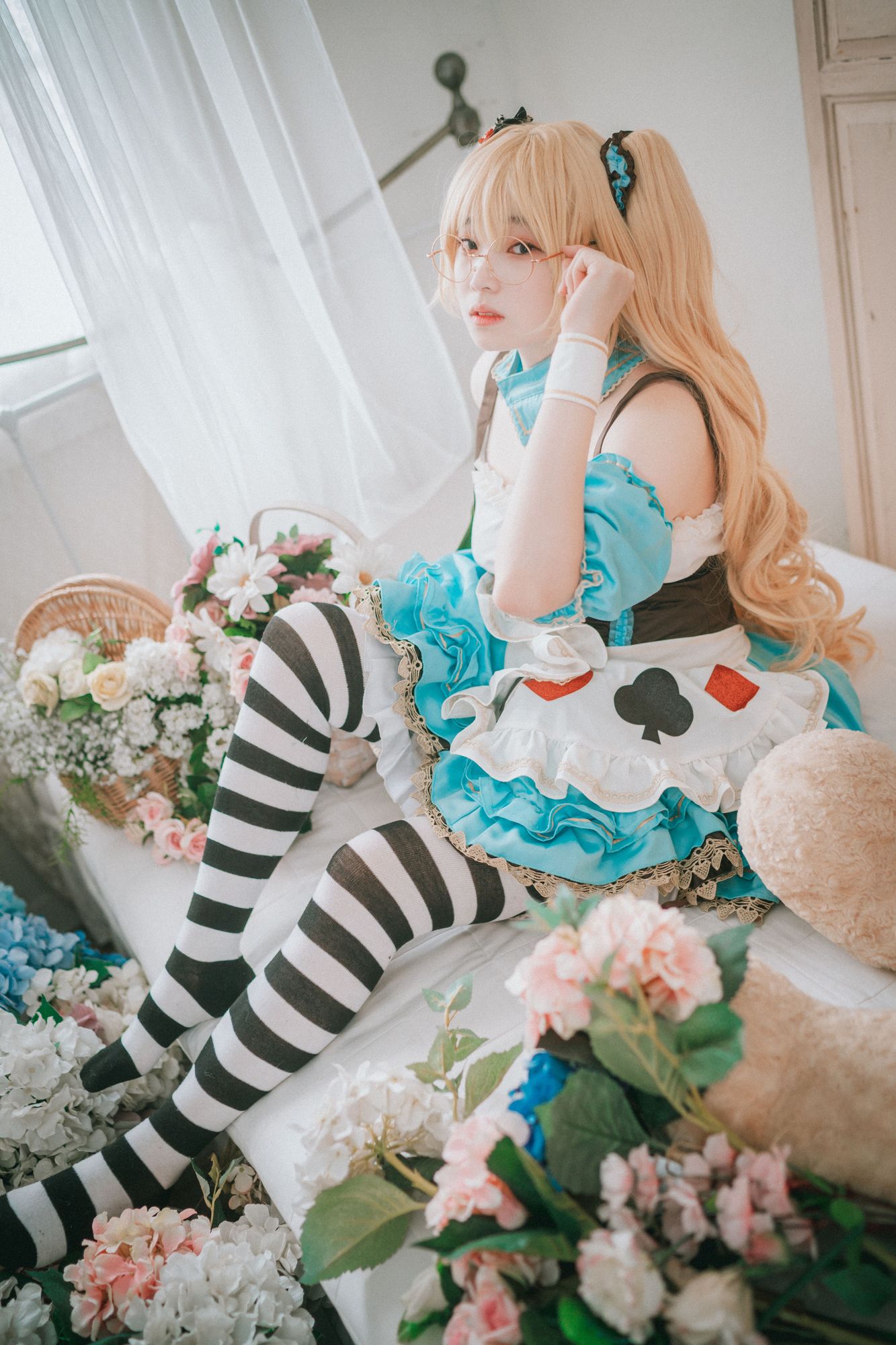 图片[36]-No.001-Alice in Glasses [49P]-coswz-cos王者