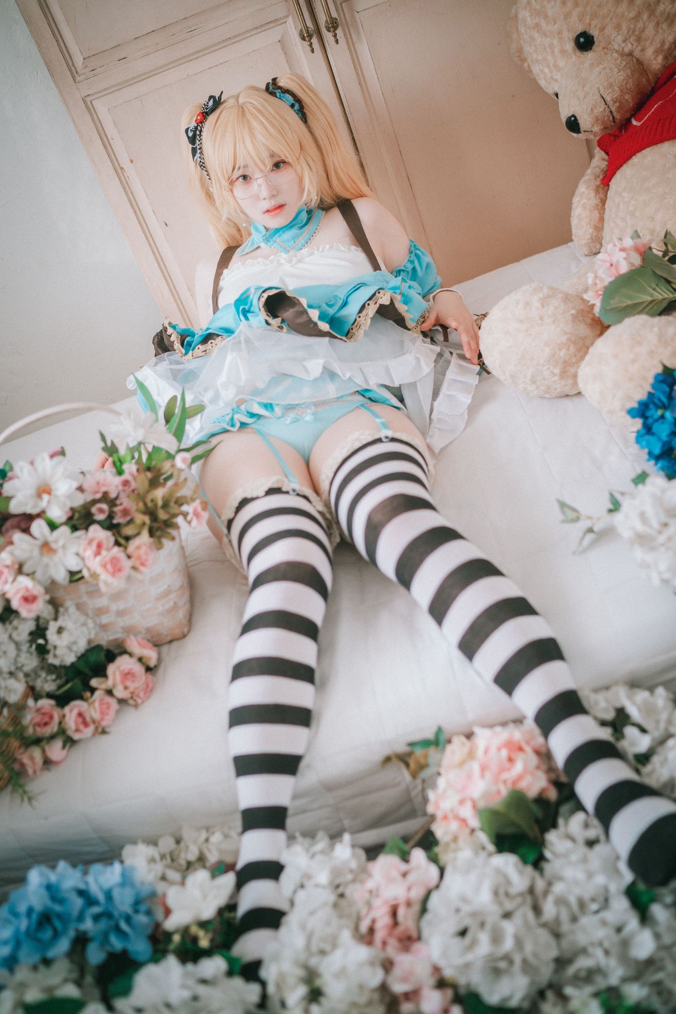 图片[34]-No.001-Alice in Glasses [49P]-coswz-cos王者