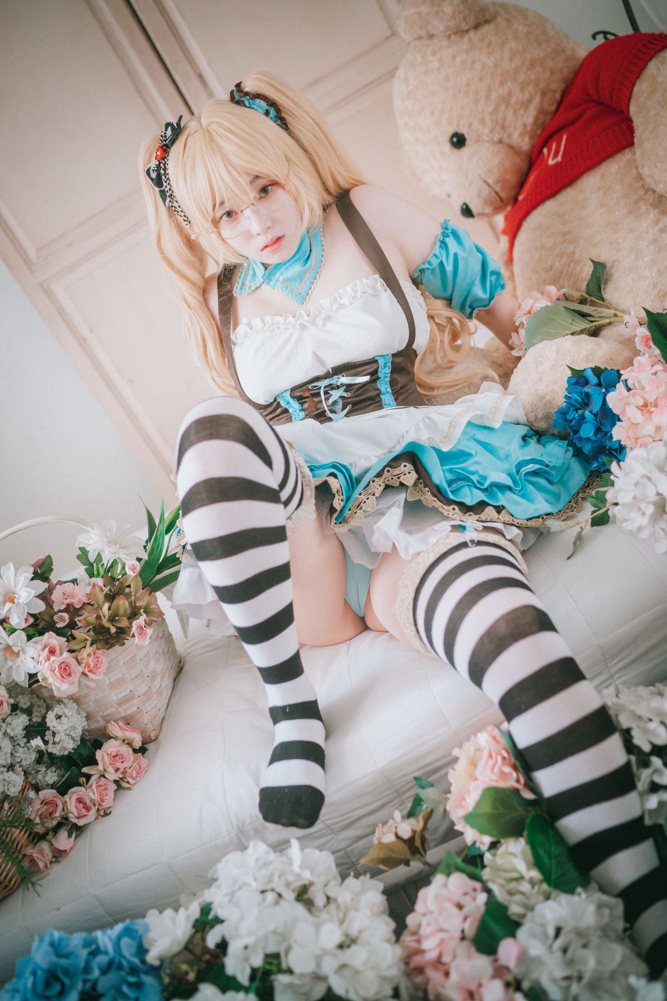 图片[30]-No.001-Alice in Glasses [49P]-coswz-cos王者
