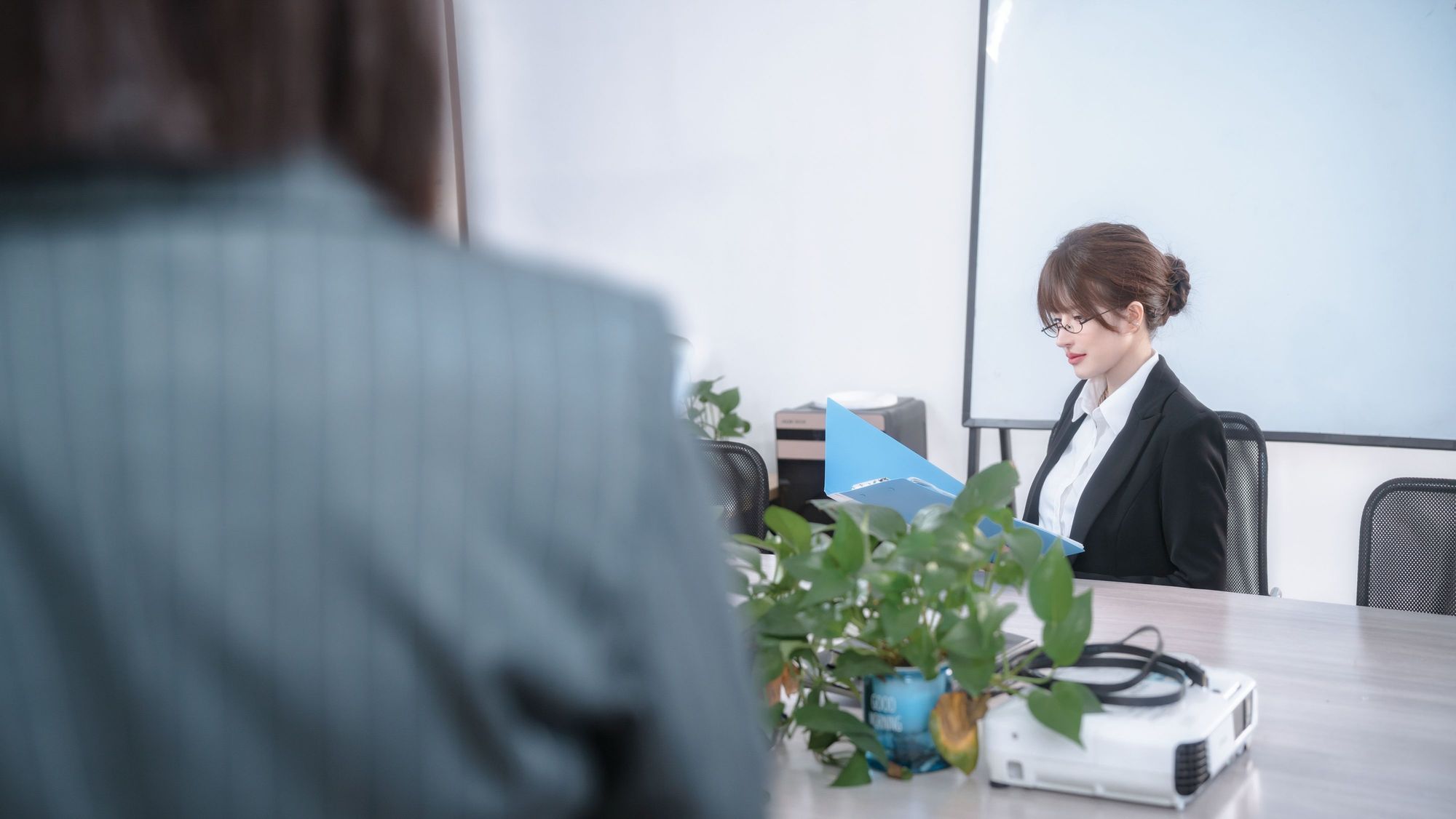 图片[2]-No.012 – 女上司和女下属 [70P 3V]-coswz-cos王者