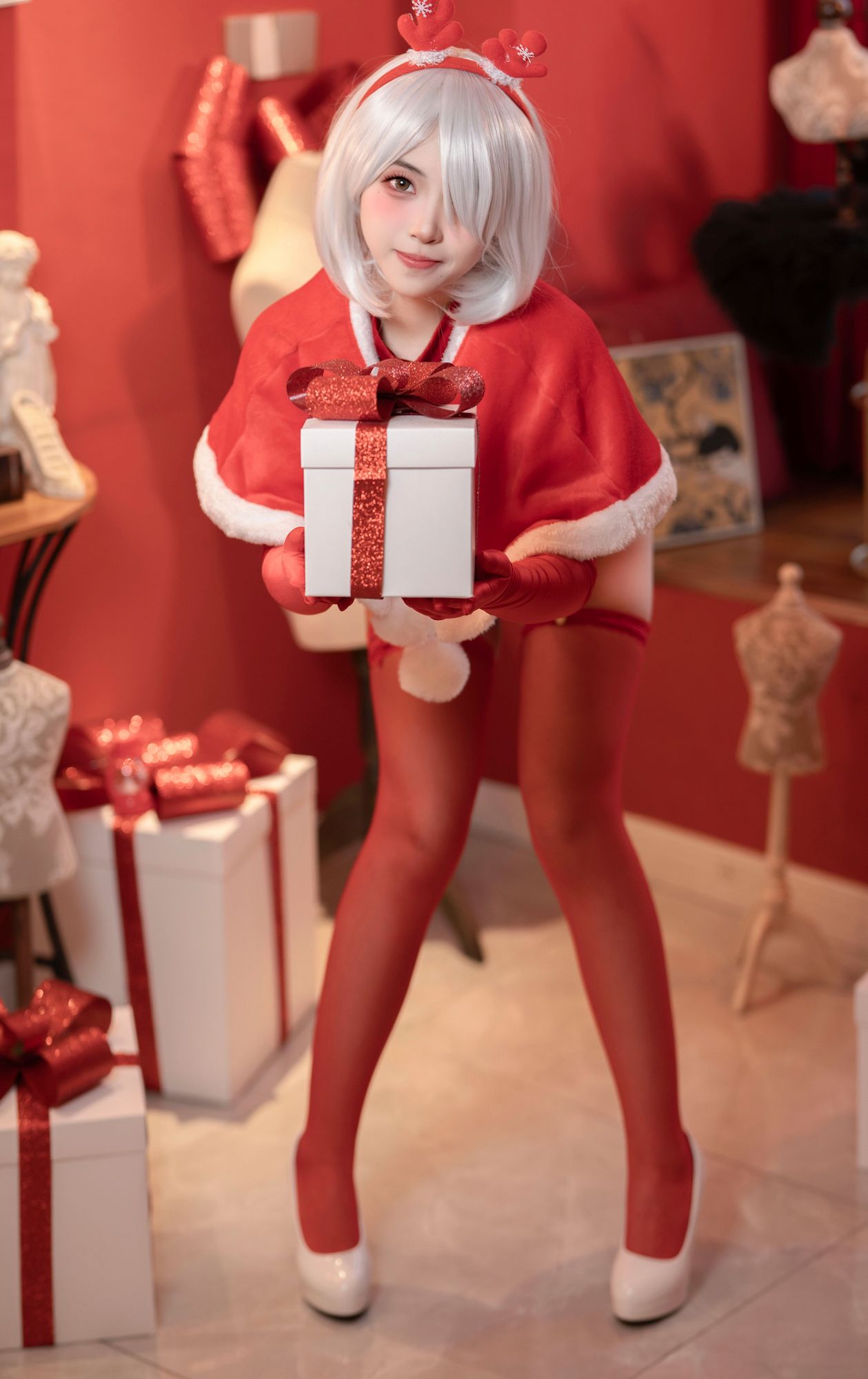图片[5]-No.029 – 圣诞尼尔+红裙自拍 [132P 3V]-coswz-cos王者